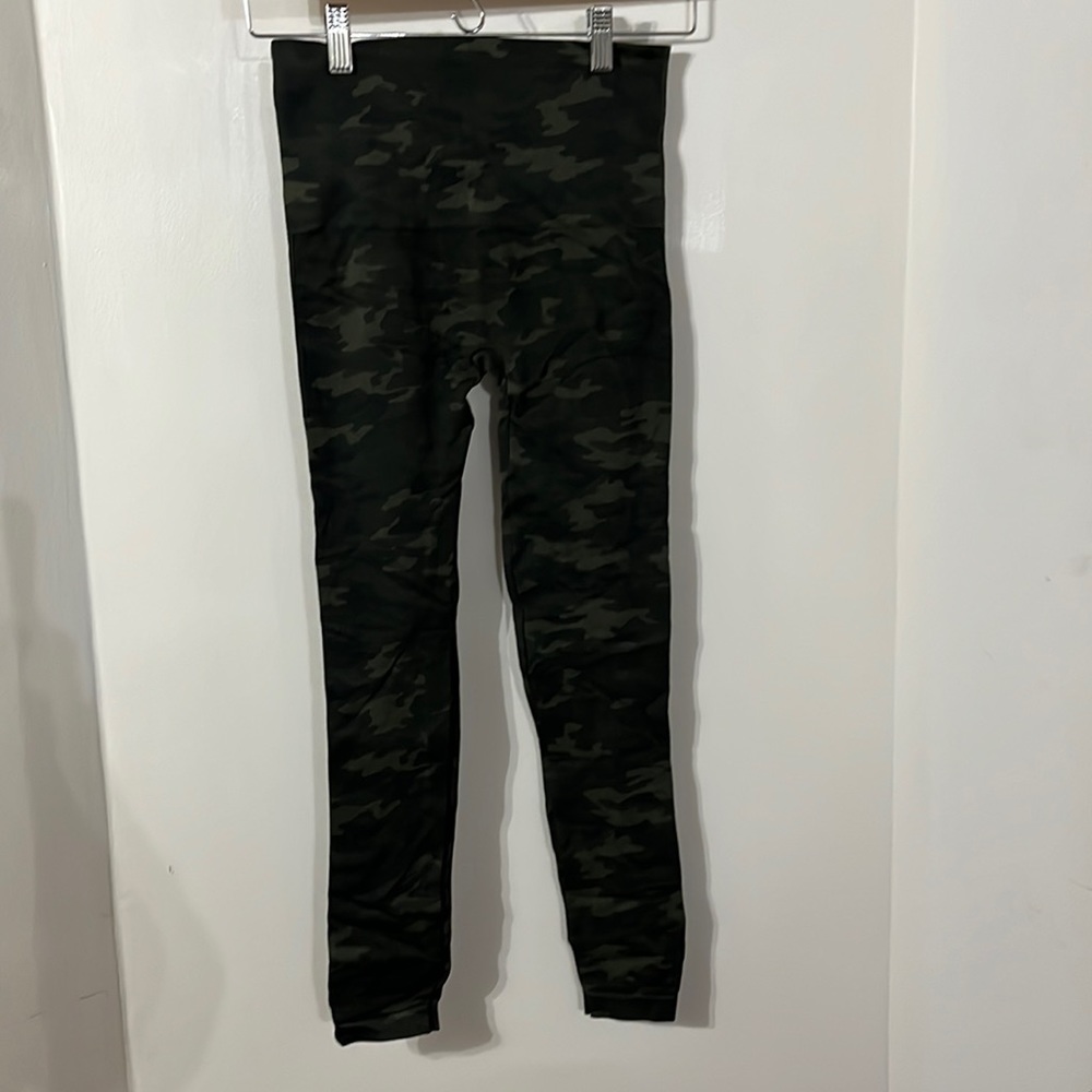SPANX Legging Camouflage pattern Size Medium